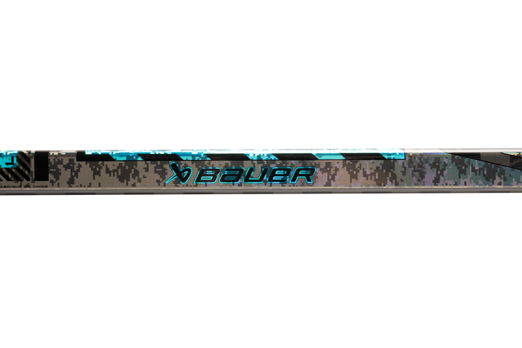 1063991_HOL24_STICK_TWITCH_SR_0004