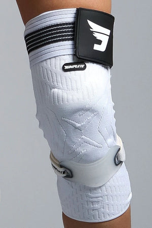 attakk_perf_knee_2_wht_1