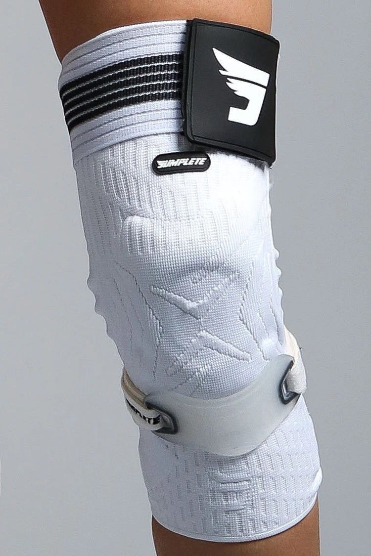 attakk_perf_knee_2_wht_1