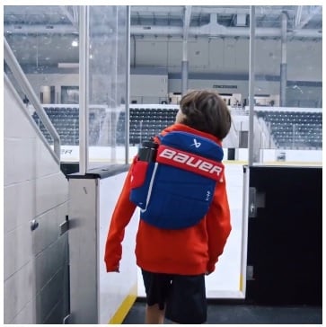 bauer_backpack_glove_blue_red_3