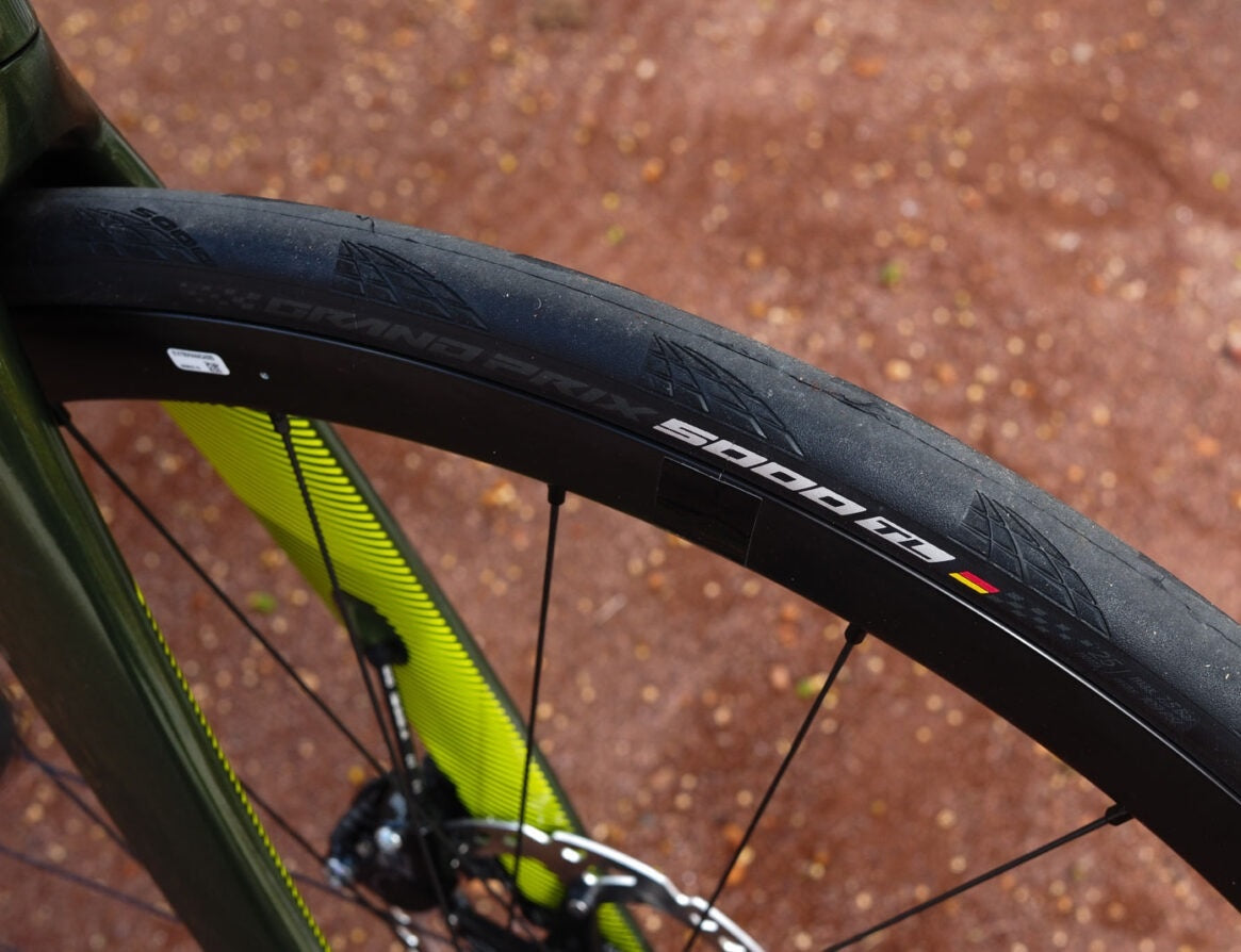 continental_grand_prix_5000_blk-chilli_2