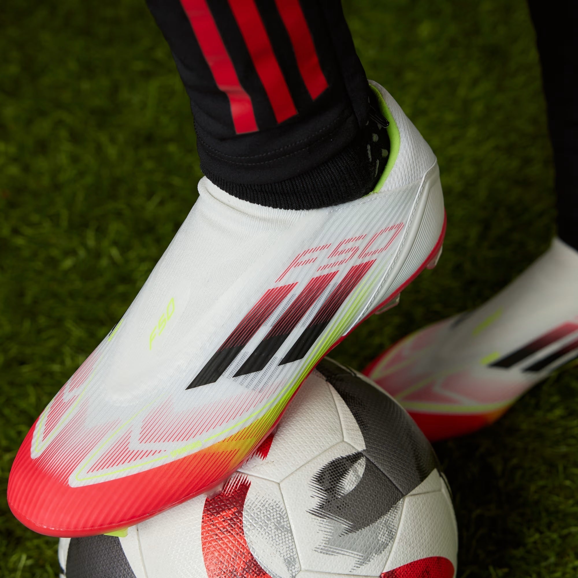 f50_league_laceless_sr_3
