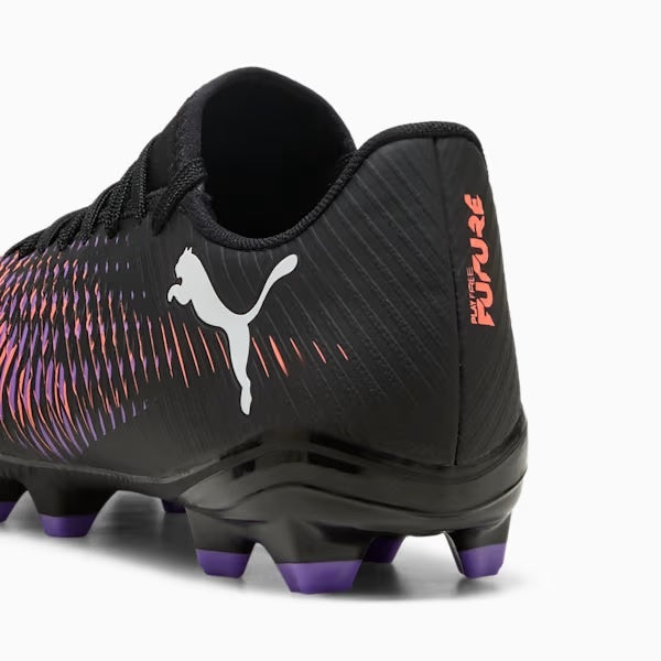 Future_8_play_wmns_blk_wht-red_4