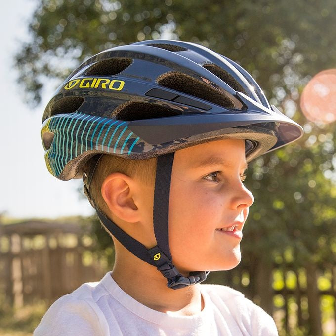giro-hale-mips-youth-helmet-lifestyle-details