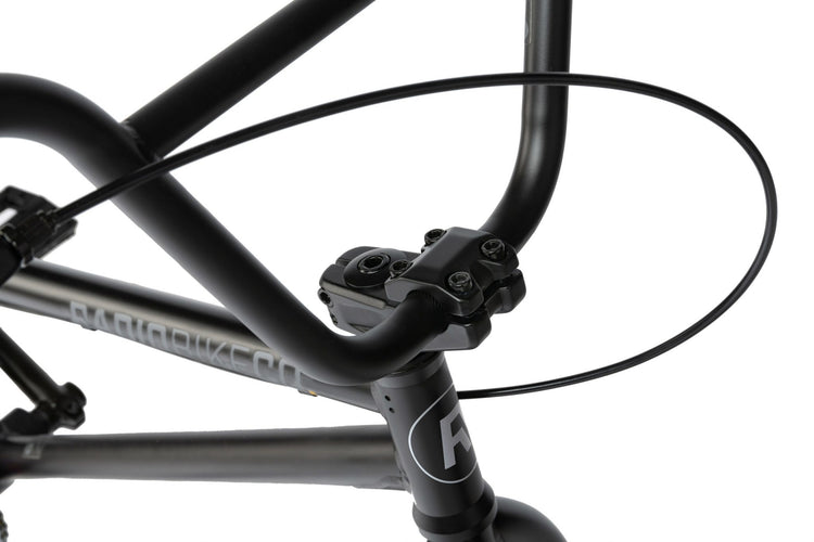 Radio_MY21_Evol_matt-black-9-2048x1366