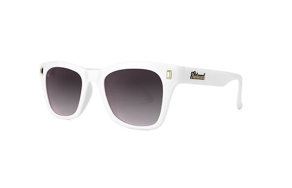 seventy_nines_wht_smoke