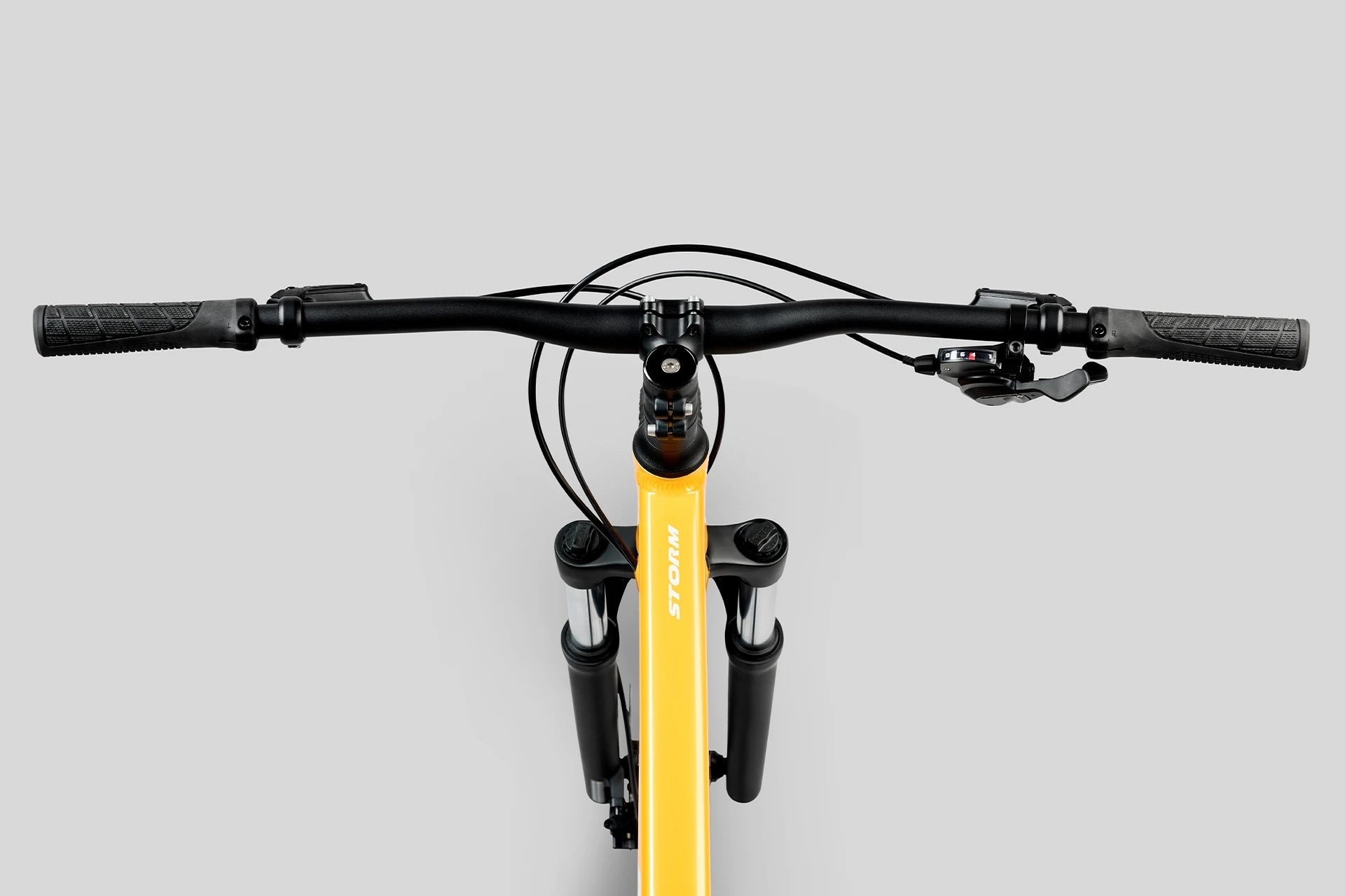 Storm_100_yellow_3