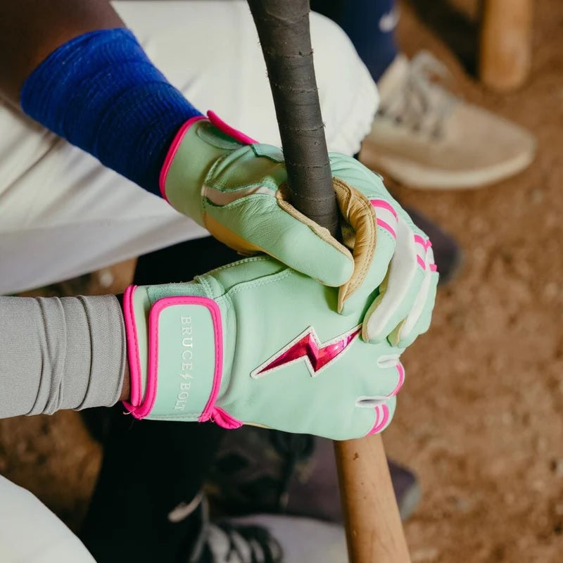 BRUCE BOLT SIGNATURE SERIES SHORT CUFF BATTING GLOVES YTH