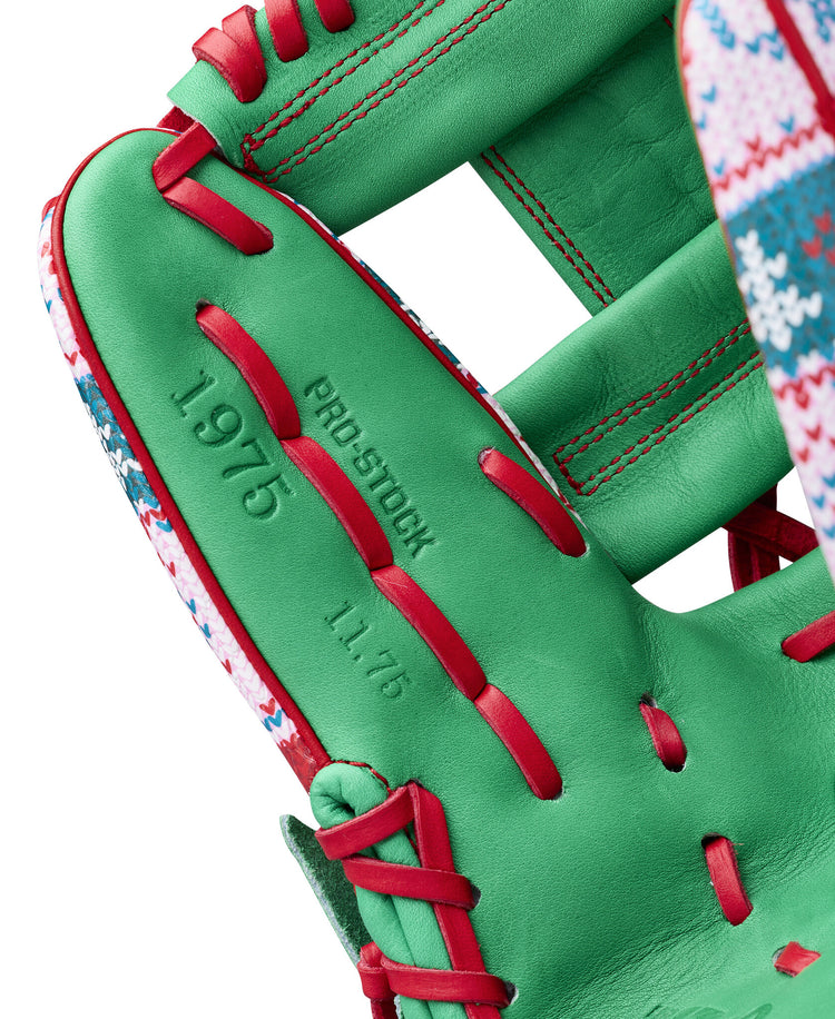 WBW104221_6_December_2025_GOTM_A2000_1975_CHRIS_Red_Green_White.png.high-res