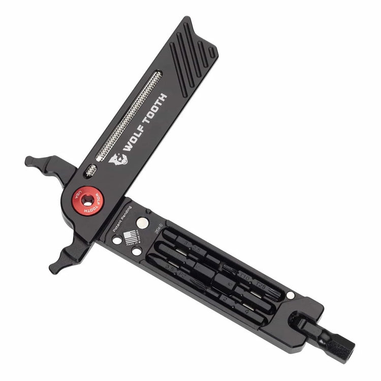 wolf_8-Pliers_red_1